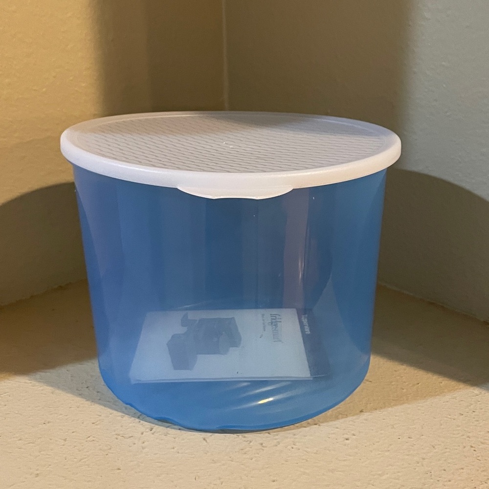 Tupperware Fridgesmart Large Round Container - Picture 4 of 12